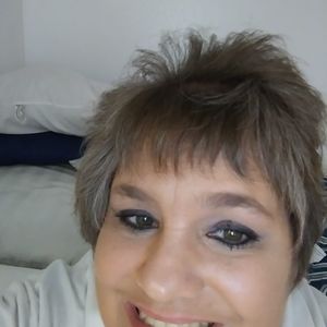 Meet your Posher, Leslie